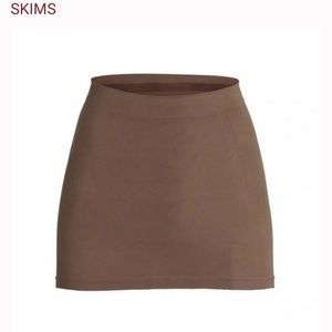 Skims sculpting slip skirt - brown